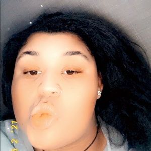 Meet your Posher, Alexus